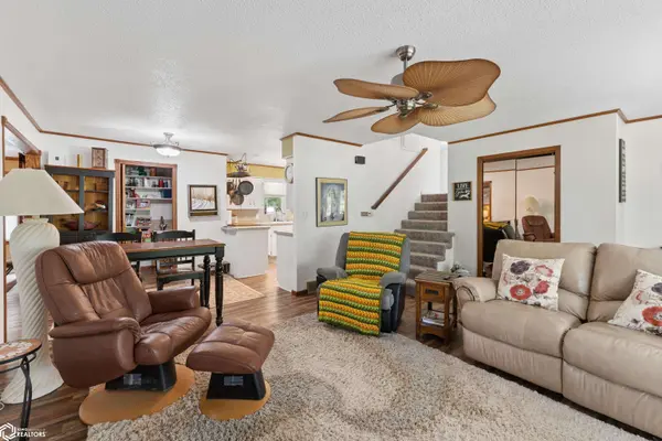 2512 S Shore DR, Clear Lake, IA 50428