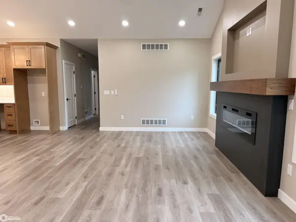 1308 Quint AVE, Carroll, IA 51401