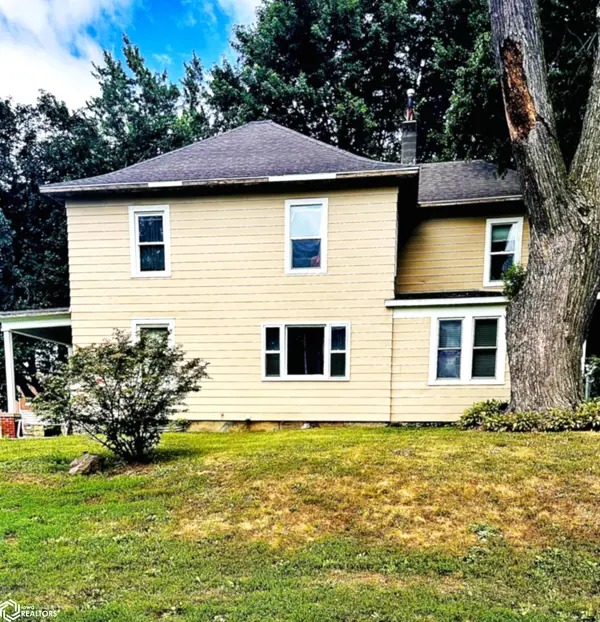 207 S 3rd St, Montezuma, IA 50171