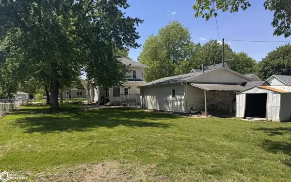 414 S Main ST, Wapello, IA 52653