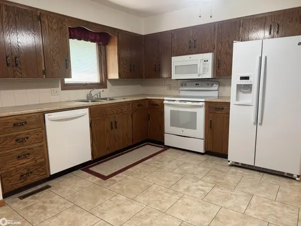 703 13th ST, Humboldt, IA 50548