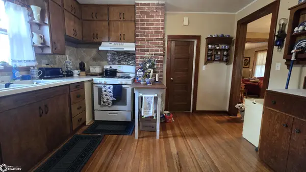 305 E Main ST, Lake Mills, IA 50450