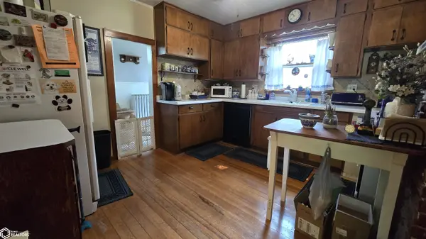 305 E Main ST, Lake Mills, IA 50450