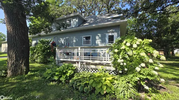 305 E Main ST, Lake Mills, IA 50450