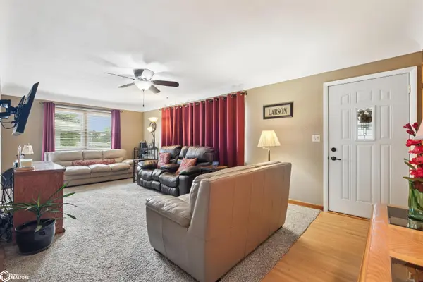 212 E Ingledue ST, Marshalltown, IA 50158