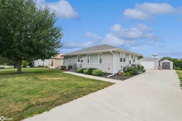 212 E Ingledue ST, Marshalltown, IA 50158