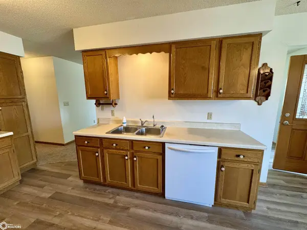 1929 Joan AVE, Carroll, IA 51401