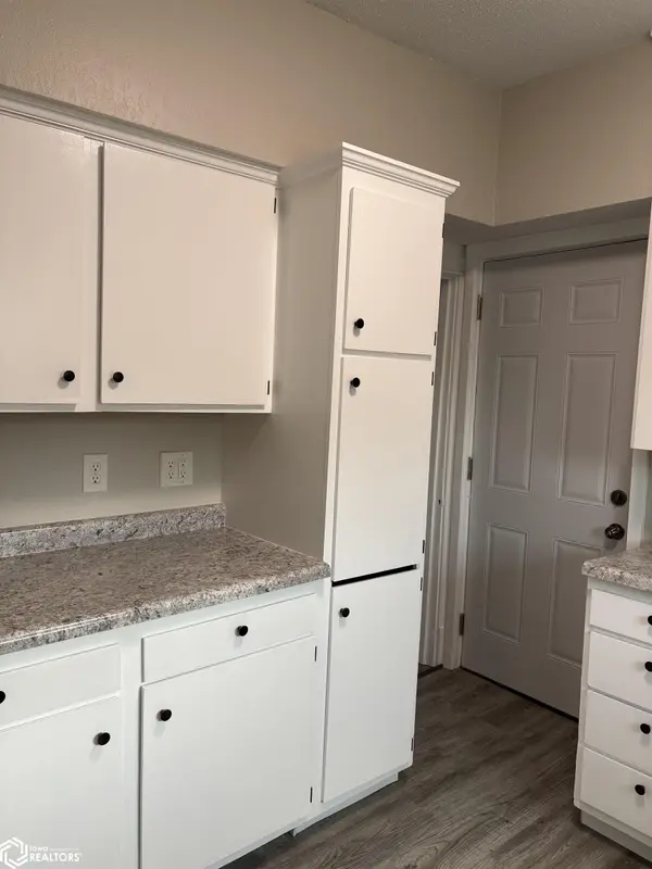 413 1/2 S Main ST, Osceola, IA 50213