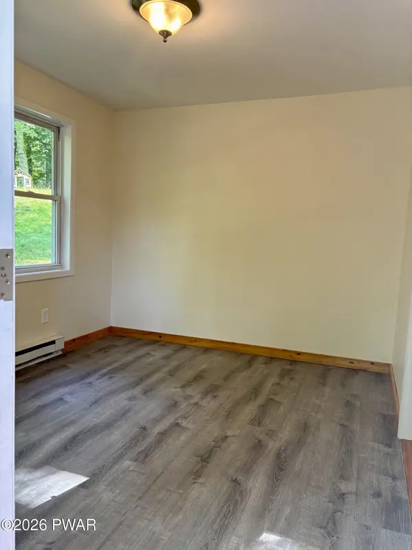 142 Doe LOOP, Bushkill, PA 18324