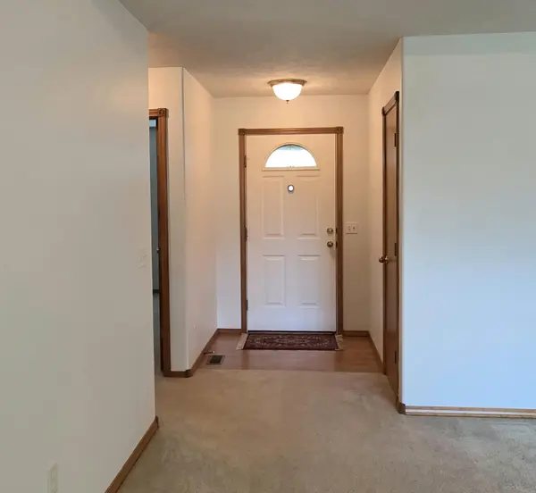 4784 W Portland ST, Springfield, MO 65802