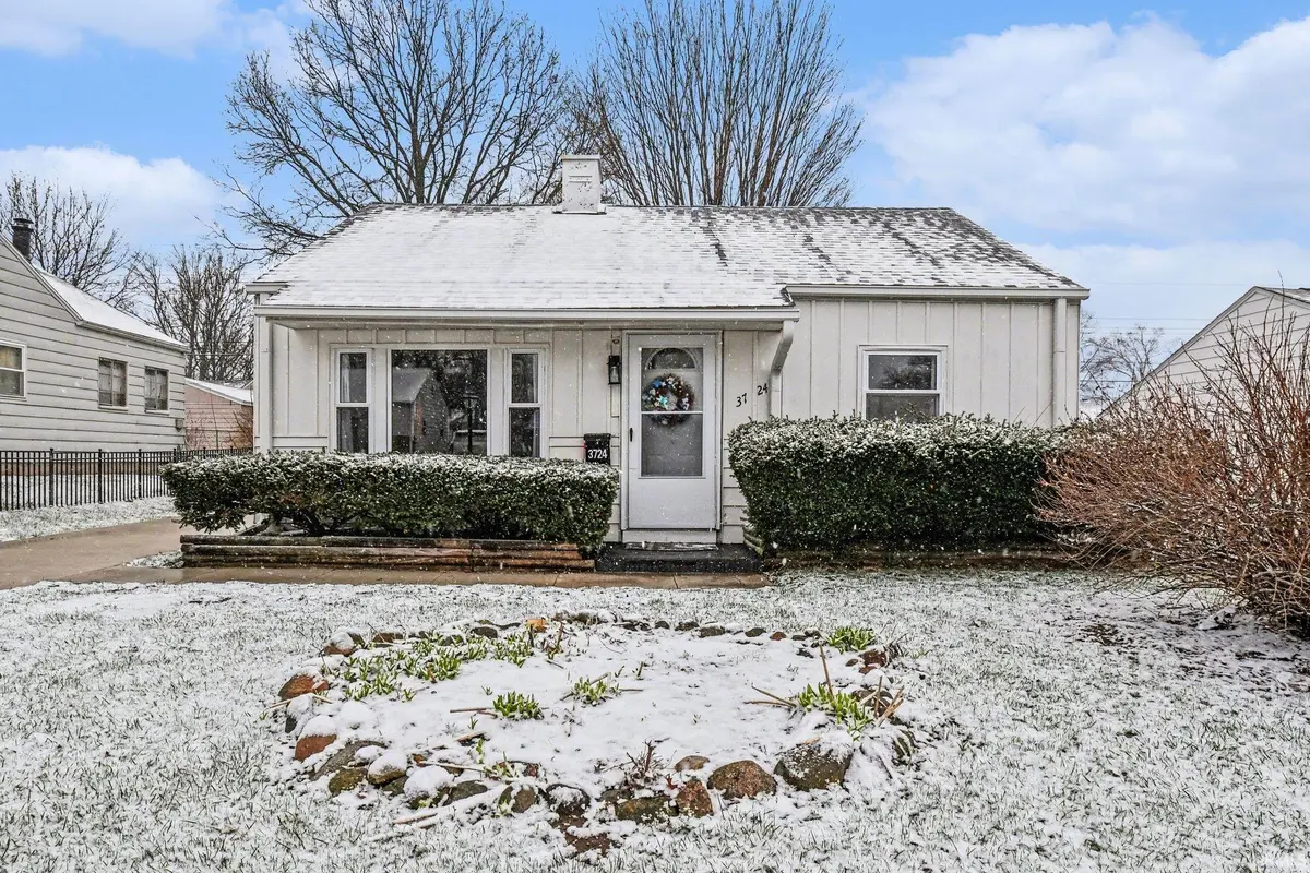 3724 Carroll ST, South Bend, IN 46614