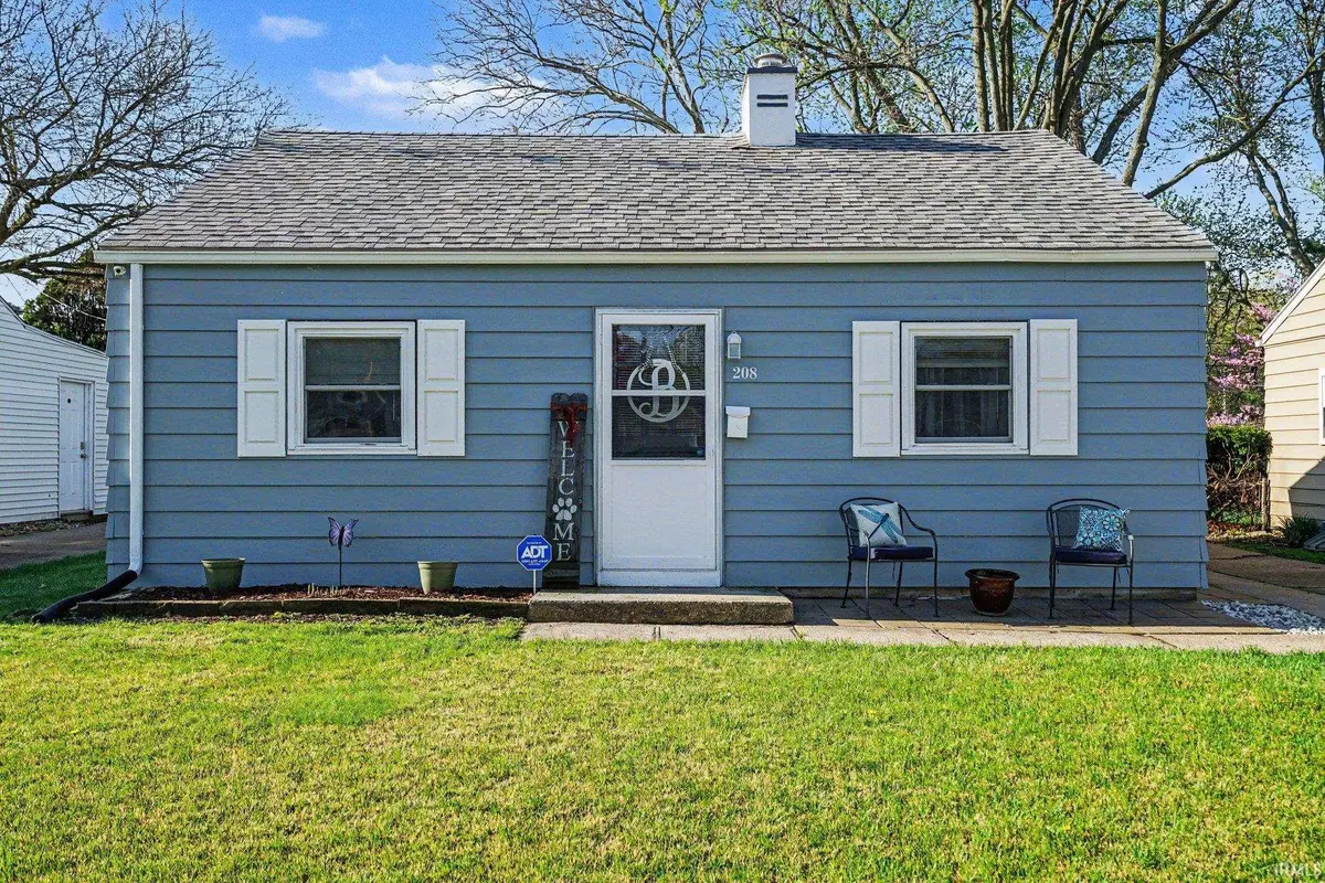 208 Luelde ST, South Bend, IN 46614-2631