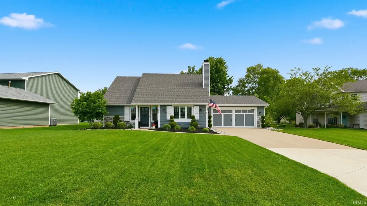 9910 Sawtooth CT, Fort Wayne, IN 46804