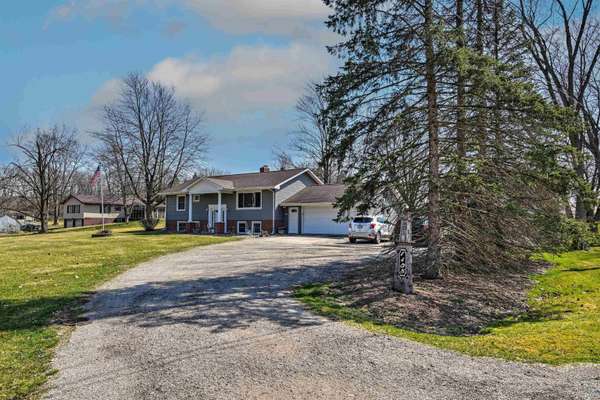 1408 N Hillview DR, Syracuse, IN 46567