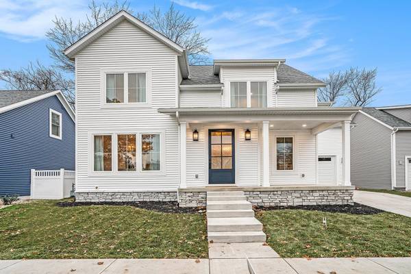 735 N Twyckenham DR, South Bend, IN 46617