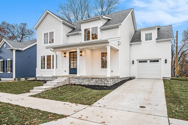735 N Twyckenham DR, South Bend, IN 46617