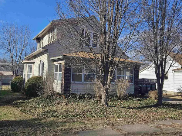 440 N 8th Streets, Clinton, IN 47842-1849