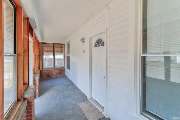 417 N 7th ST, Boonville, IN 47601-1423
