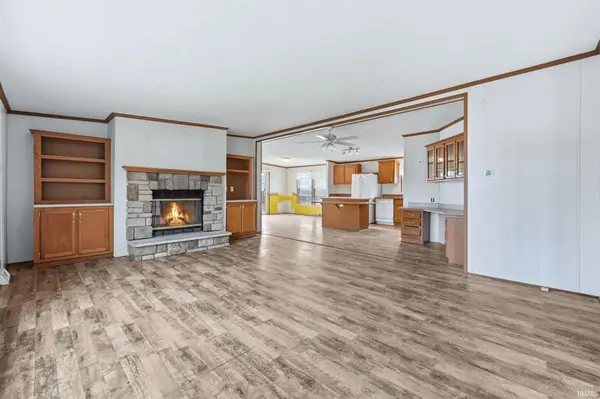 205 Forrest Park DR, Garrett, IN 46738