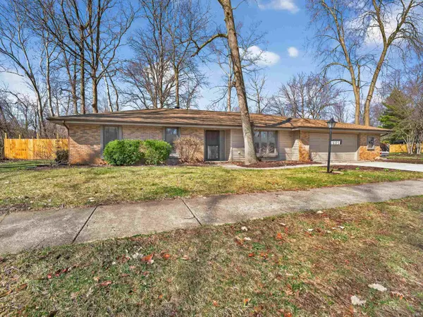 1605 Benham DR, Fort Wayne, IN 46815-7812