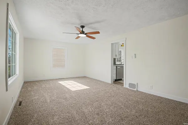 1316 E Beardsley AVE, Elkhart, IN 46514-3733
