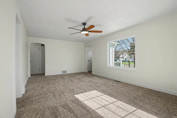 1316 E Beardsley AVE, Elkhart, IN 46514-3733