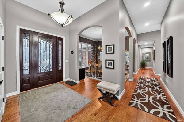 18335 Donegal DR, South Bend, IN 46637-6050