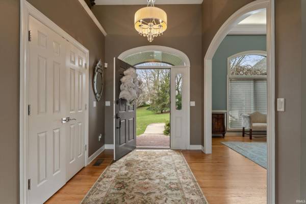 1015 E Grove ST, Mishawaka, IN 46545