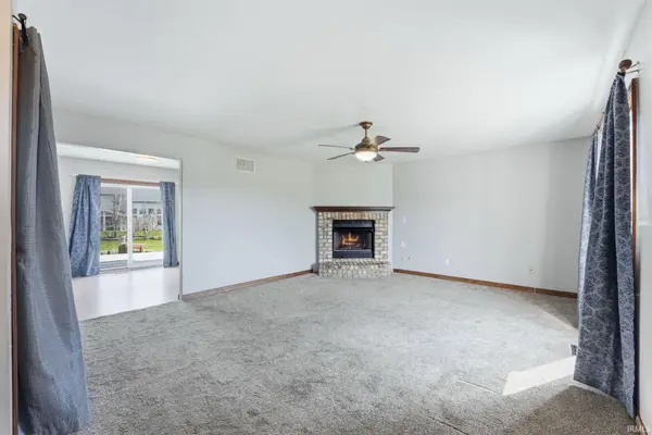 302 Willard DR, Auburn, IN 46706-1057