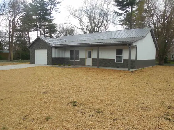 418 Matilda ST, Elnora, IN 47529