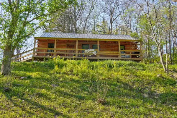 50 N Becks Mill RD,  Fredericksburg,  IN 47120
