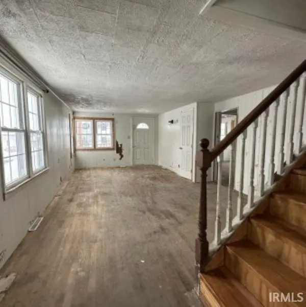 42 N Hickory ST, Campbellsburg, IN 47108-9108