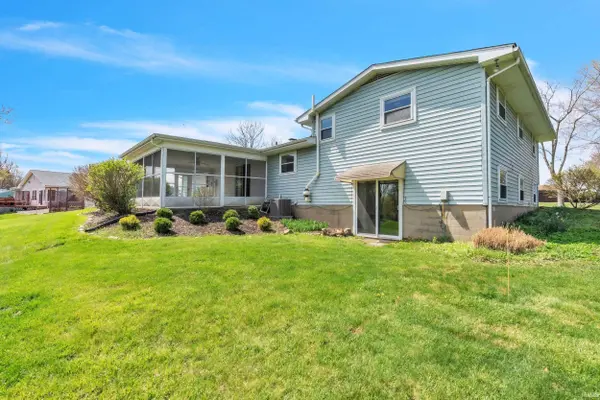 105 Hillcrest DR, Kendallville, IN 46755