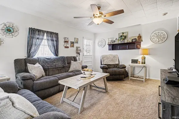 208 Luelde ST, South Bend, IN 46614-2631