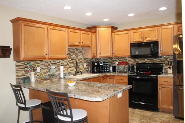 3030 Gardenia DR, Evansville, IN 47715-3090