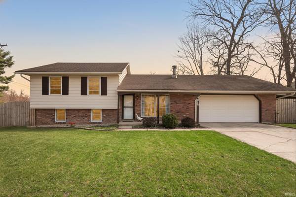 4024 Glenview DR, South Bend, IN 46628-3864