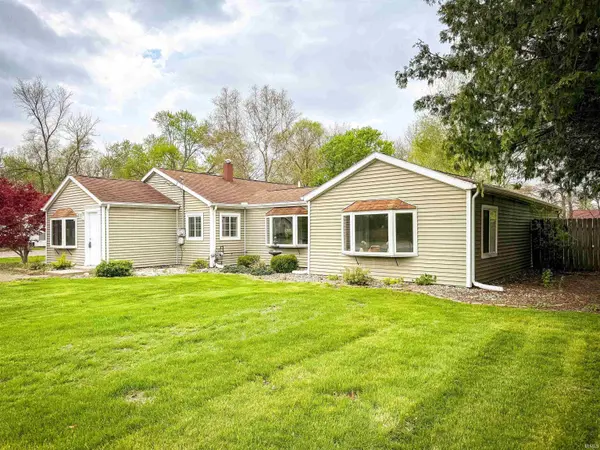 1719 Maplehurst AVE, Mishawaka, IN 46545