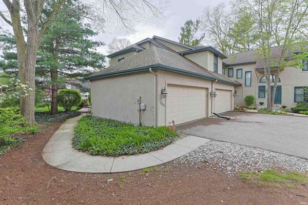 1353 Bridge Water Way DR #D 7, Mishawaka, IN 46545-4071