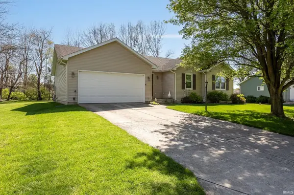 54818 Sunset CT, Osceola, IN 46561-9137