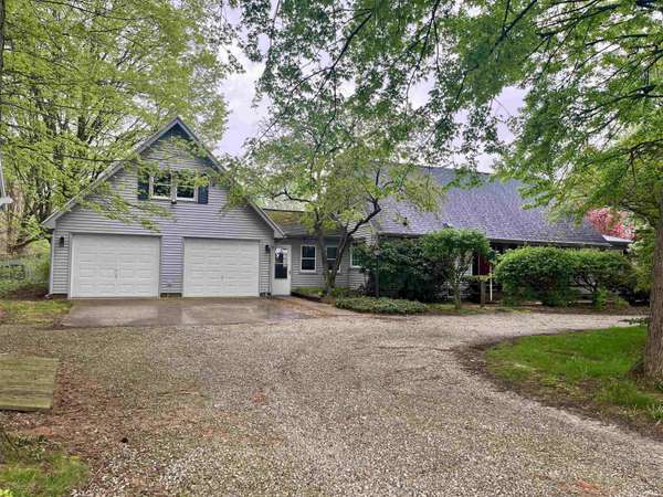 63461 Crumstown HWY, North Liberty, IN 46554-9642