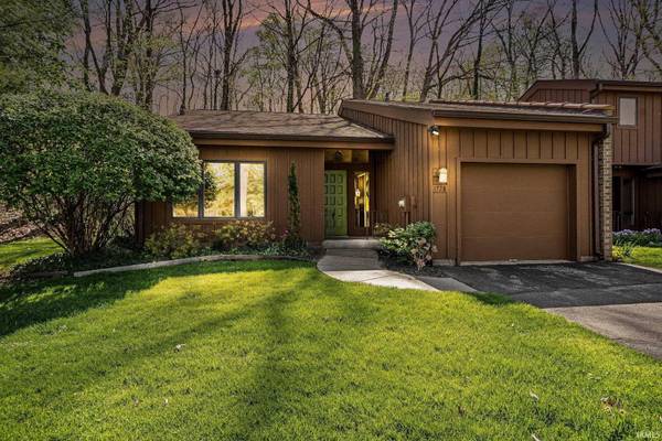 1728 W North Shore DR, South Bend, IN 46617-1059