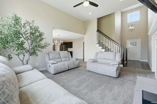 1907 Waynedale DR, Garrett, IN 46738-2080