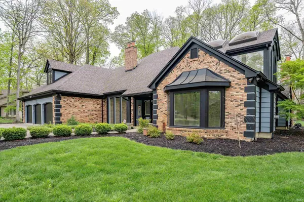 713 Rollingwood LN, Fort Wayne, IN 46845