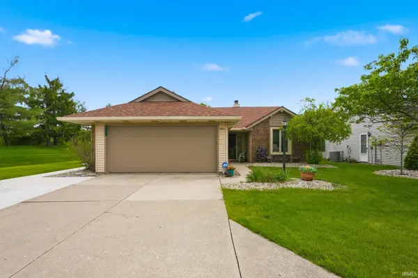 2931 Wood Knoll LN, Fort Wayne, IN 46804