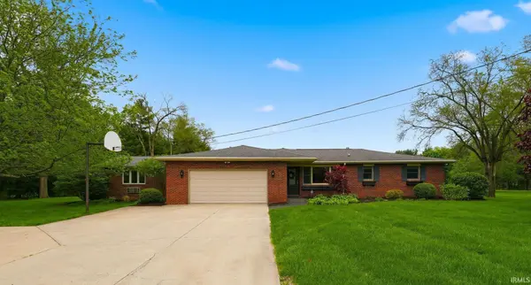 1884 S Packerton RD, Warsaw, IN 46580
