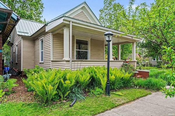 924 California AVE, South Bend, IN 46616-1428