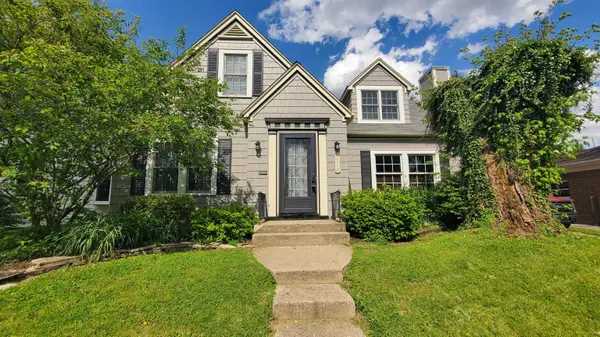 3218 Eastbrook DR, Fort Wayne, IN 46805-1710