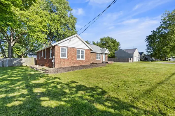 203 N Oakland AVE, Nappanee, IN 46550