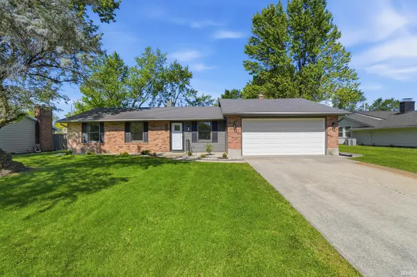 5001 Firwood DR, Fort Wayne, IN 46835-4068