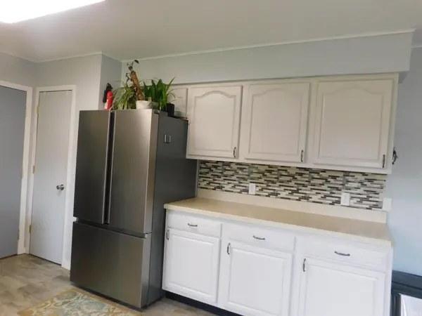 27500 Lamplighter LN, Elkhart, IN 46514